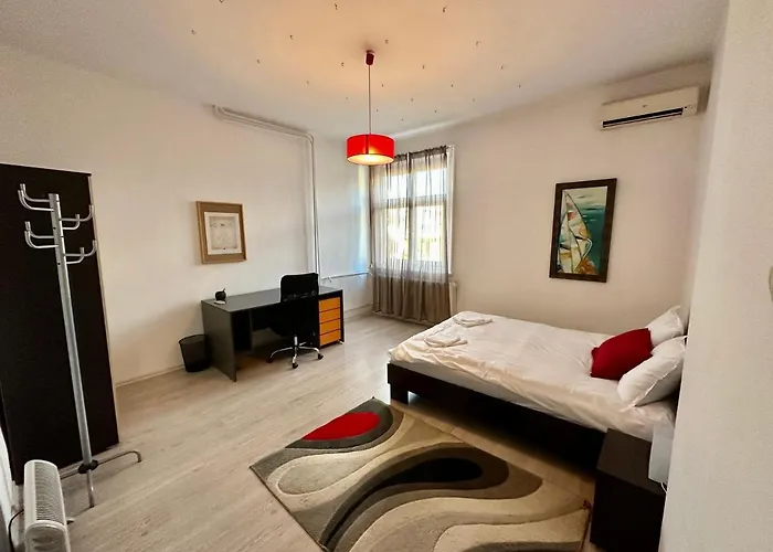 Downtown Delight By Lmg *