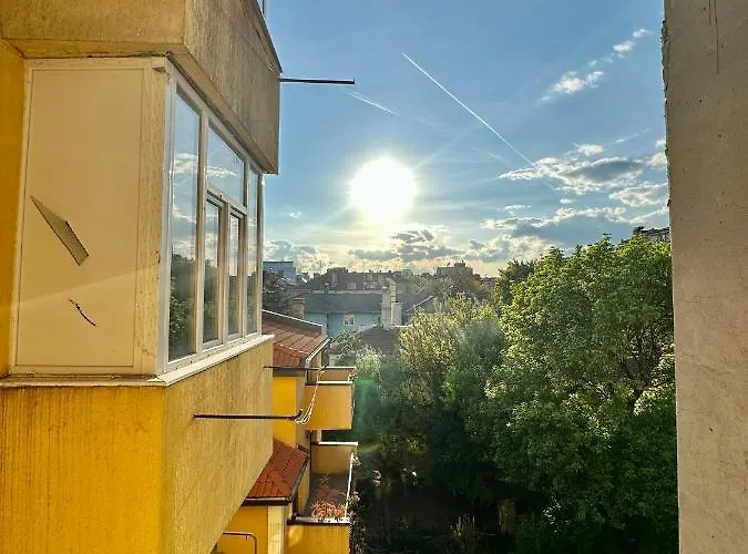 Downtown Delight By Lmg